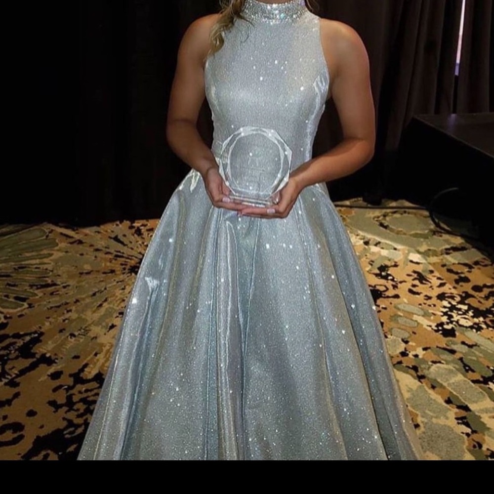 size 6 IE|ENNA for Mac Duggal dress worn twice.